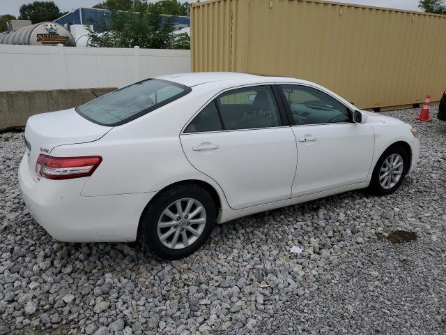 Photo 2 VIN: 4T4BF3EK3BR120052 - TOYOTA CAMRY BASE 