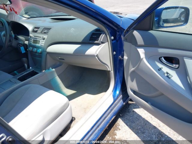 Photo 4 VIN: 4T4BF3EK3BR149647 - TOYOTA CAMRY 