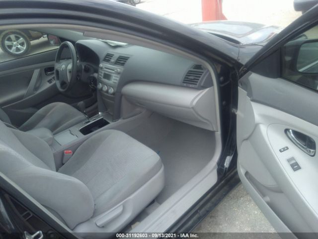 Photo 4 VIN: 4T4BF3EK3BR200273 - TOYOTA CAMRY 