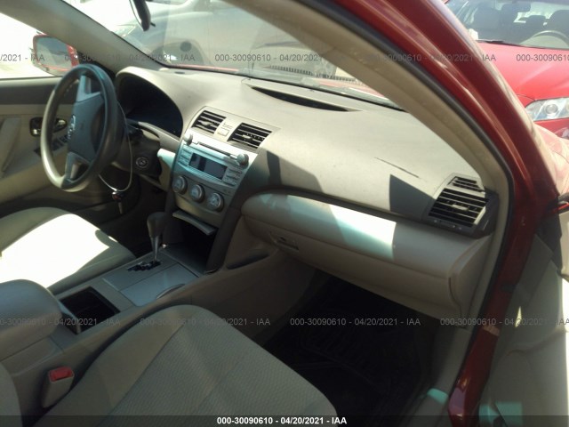 Photo 4 VIN: 4T4BF3EK3BR210074 - TOYOTA CAMRY 