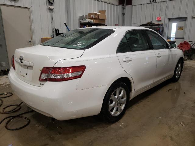 Photo 2 VIN: 4T4BF3EK4BR094352 - TOYOTA CAMRY BASE 