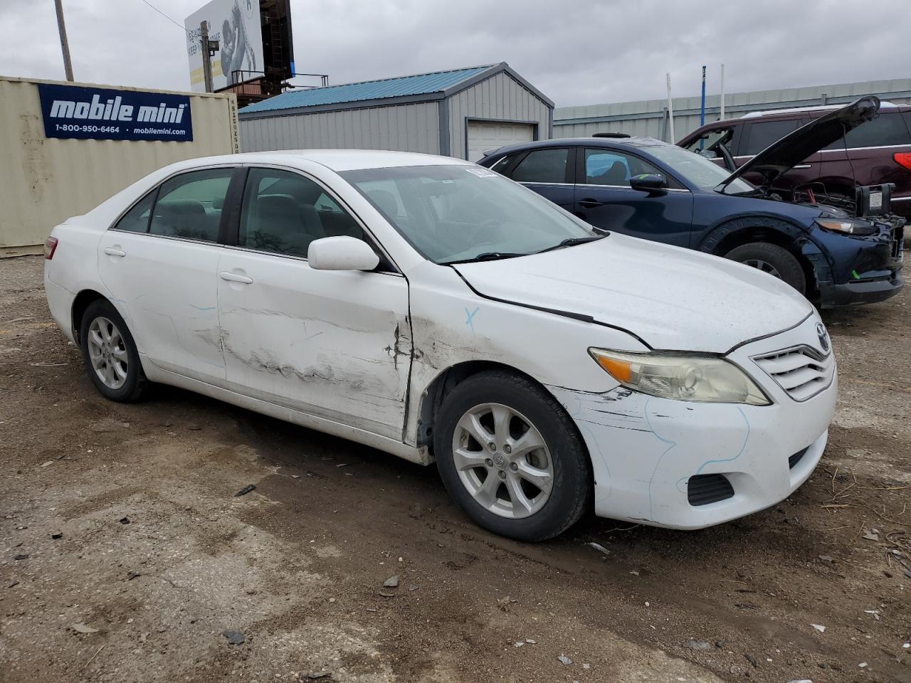 Photo 3 VIN: 4T4BF3EK4BR102403 - TOYOTA CAMRY 