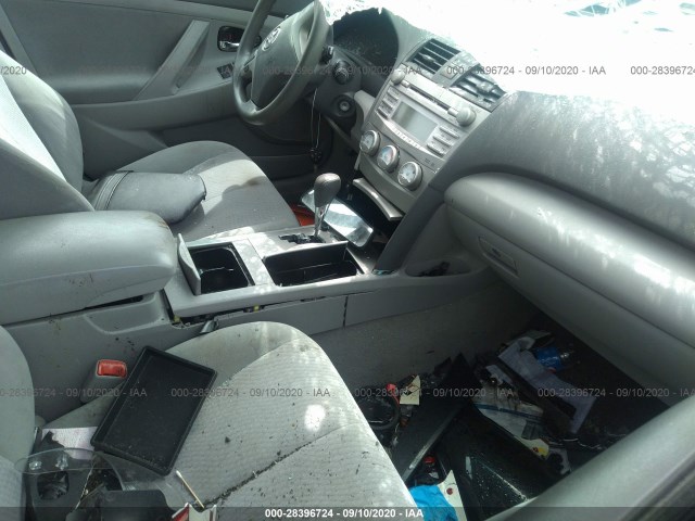 Photo 4 VIN: 4T4BF3EK4BR180602 - TOYOTA CAMRY 