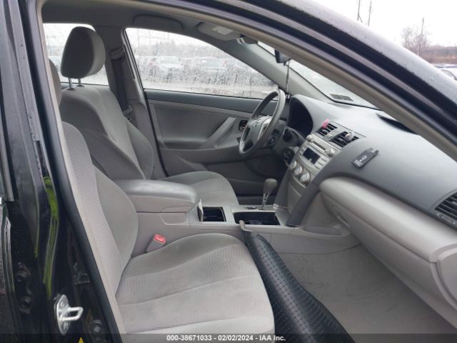 Photo 4 VIN: 4T4BF3EK4BR204932 - TOYOTA CAMRY 