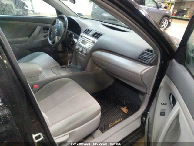 Photo 4 VIN: 4T4BF3EK5AR038922 - TOYOTA CAMRY 