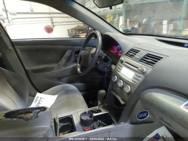 Photo 4 VIN: 4T4BF3EK5AR043750 - TOYOTA CAMRY 