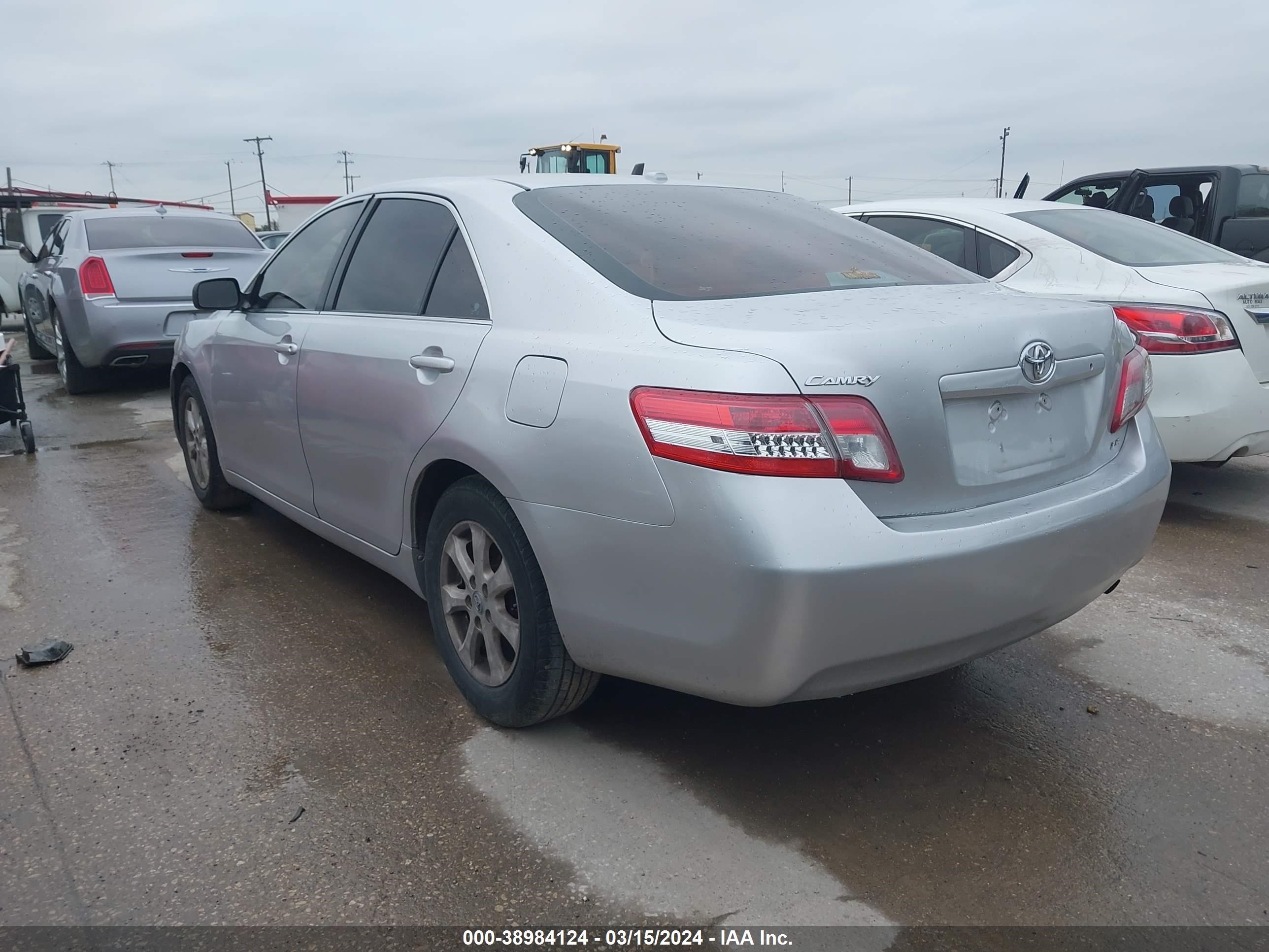 Photo 2 VIN: 4T4BF3EK5AR080202 - TOYOTA CAMRY 