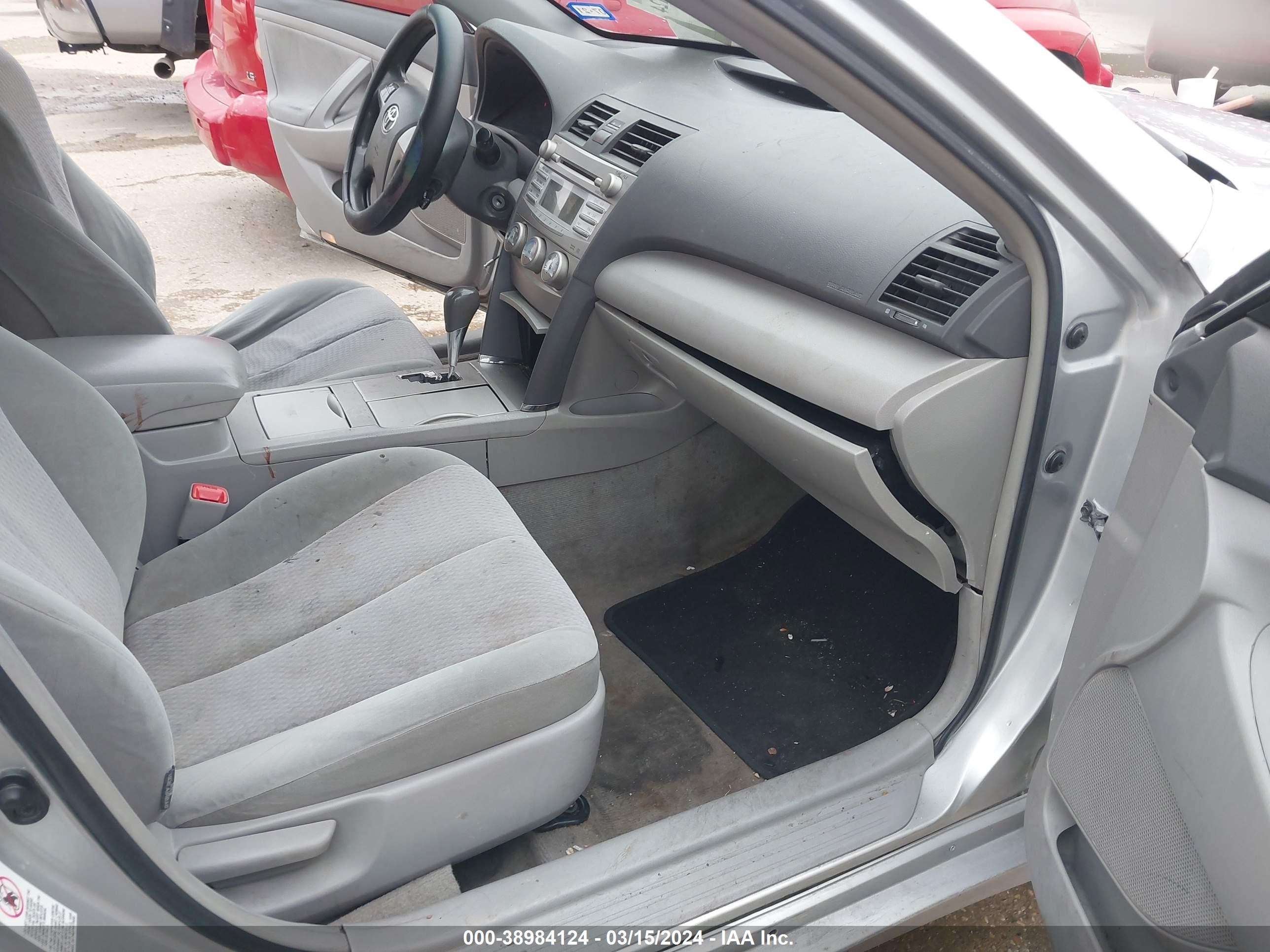 Photo 4 VIN: 4T4BF3EK5AR080202 - TOYOTA CAMRY 