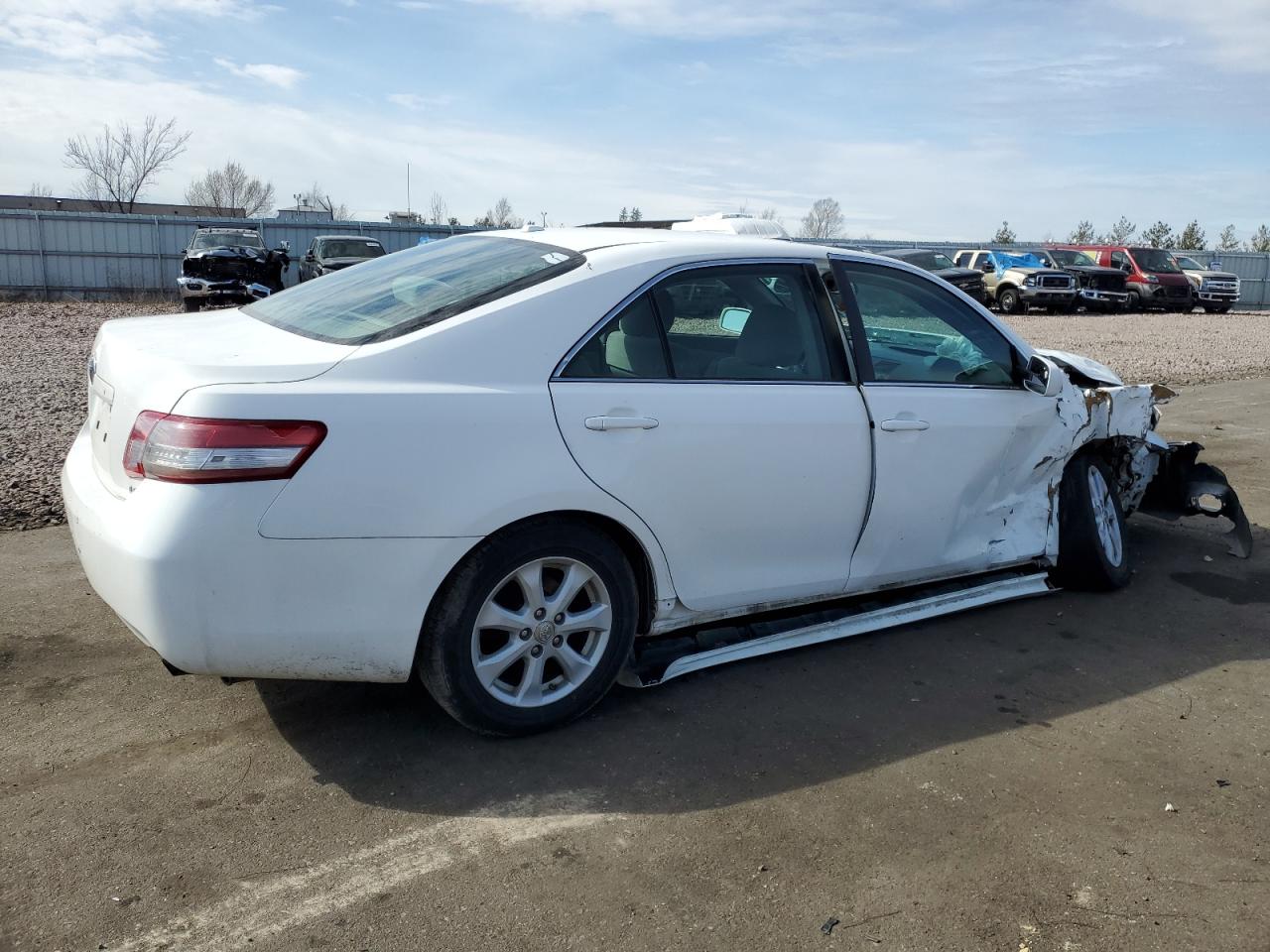 Photo 2 VIN: 4T4BF3EK5BR099186 - TOYOTA CAMRY 