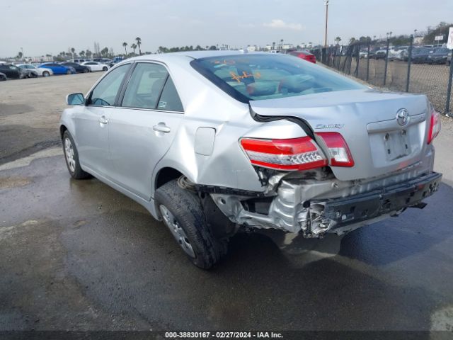 Photo 2 VIN: 4T4BF3EK5BR140058 - TOYOTA CAMRY BASE 