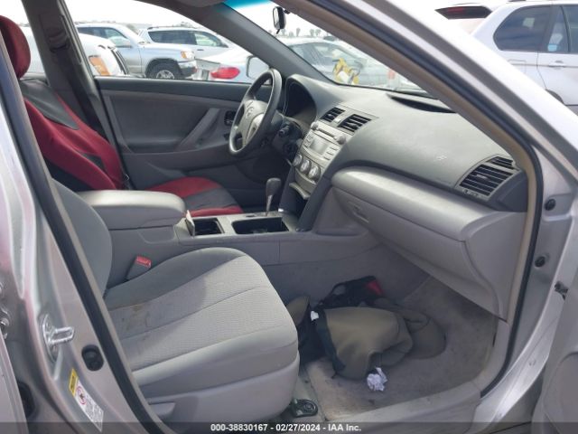 Photo 4 VIN: 4T4BF3EK5BR140058 - TOYOTA CAMRY BASE 