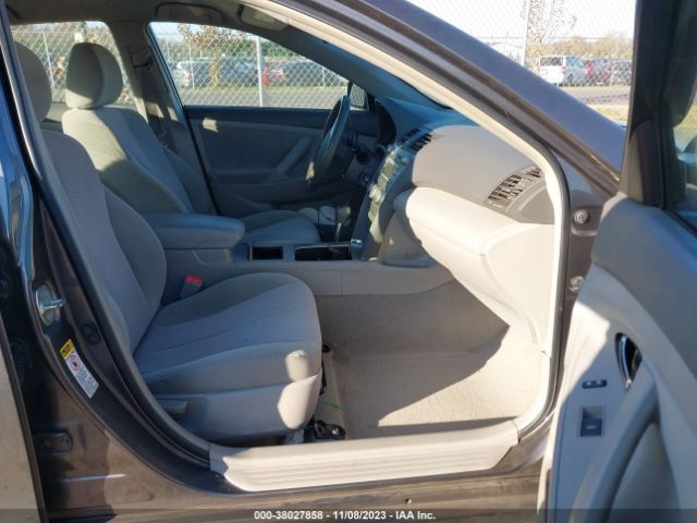 Photo 4 VIN: 4T4BF3EK5BR148628 - TOYOTA CAMRY 