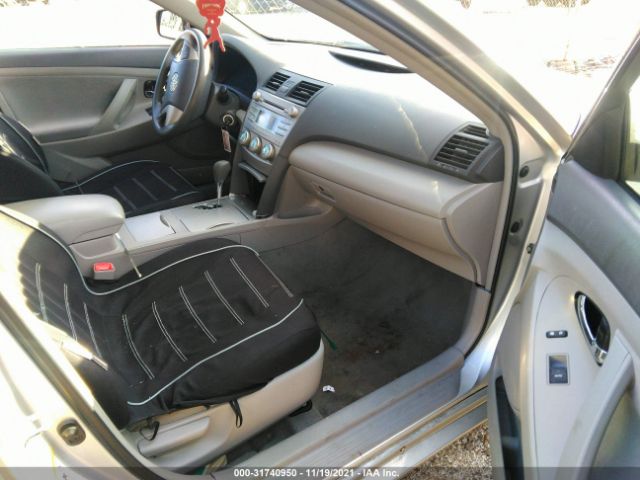 Photo 4 VIN: 4T4BF3EK5BR156003 - TOYOTA CAMRY 