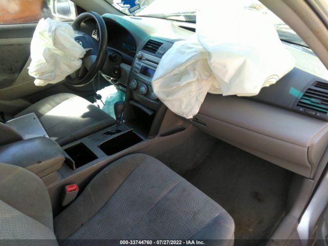 Photo 4 VIN: 4T4BF3EK5BR208469 - TOYOTA CAMRY 