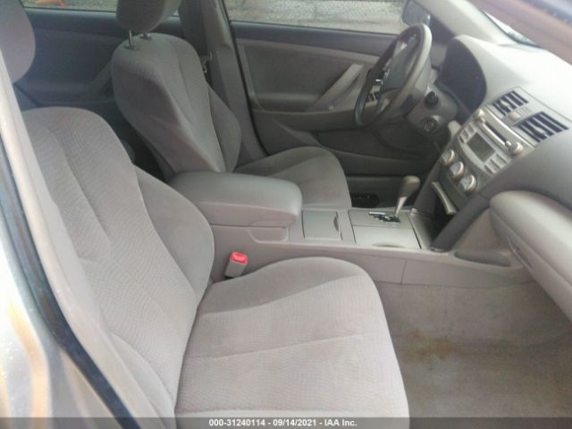 Photo 4 VIN: 4T4BF3EK5BR212165 - TOYOTA CAMRY 