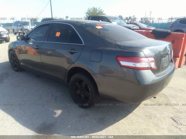 Photo 2 VIN: 4T4BF3EK6AR010952 - TOYOTA CAMRY 