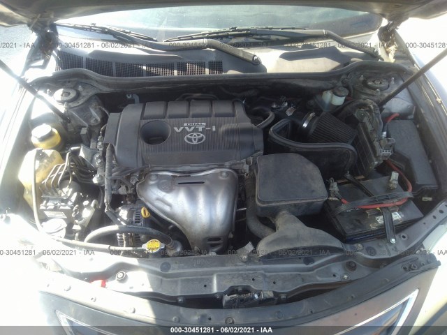 Photo 9 VIN: 4T4BF3EK6AR010952 - TOYOTA CAMRY 