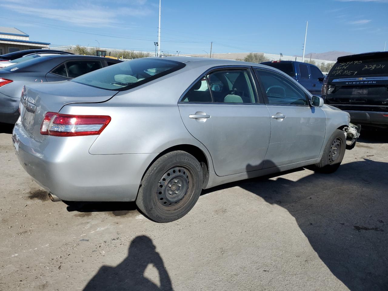 Photo 2 VIN: 4T4BF3EK6AR012426 - TOYOTA CAMRY 