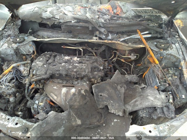 Photo 9 VIN: 4T4BF3EK6AR046897 - TOYOTA CAMRY 