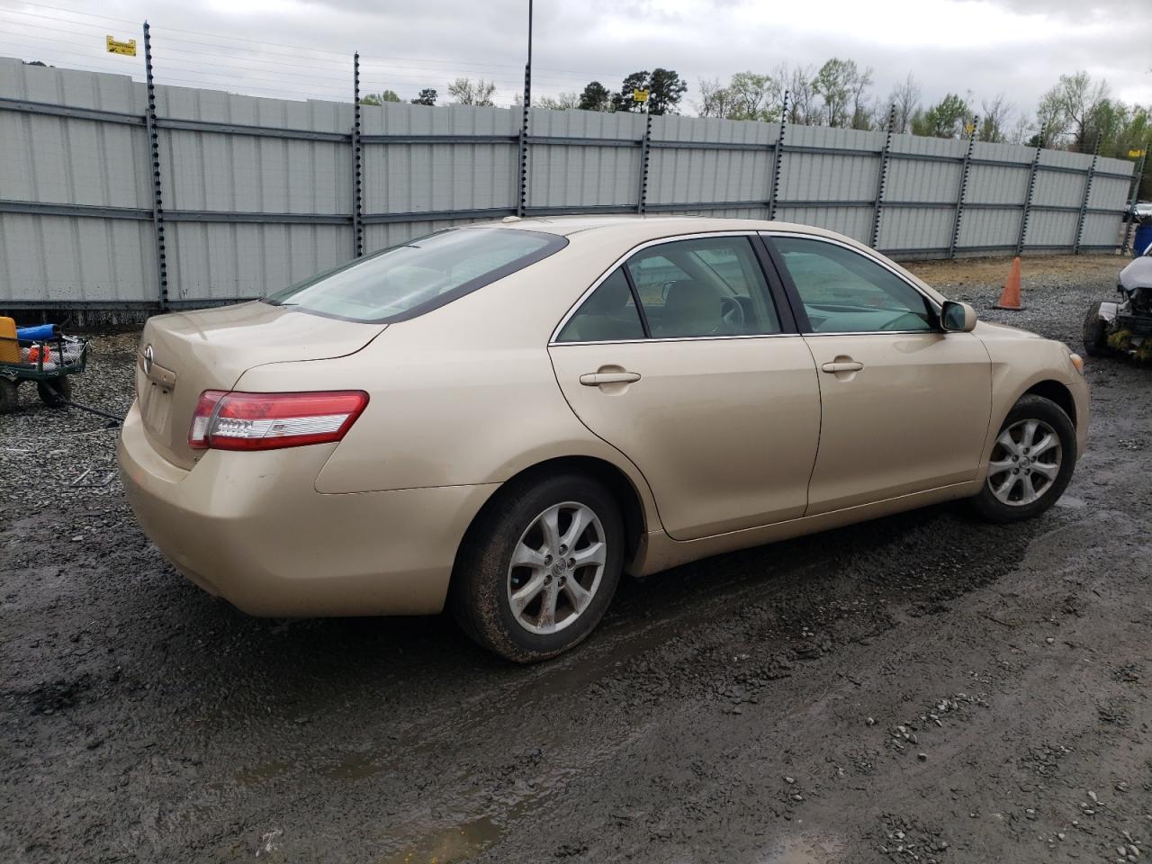 Photo 2 VIN: 4T4BF3EK6AR059715 - TOYOTA CAMRY 