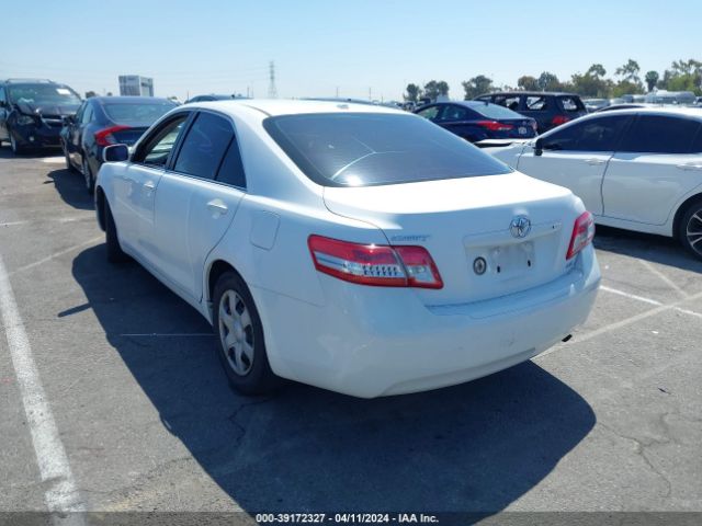 Photo 2 VIN: 4T4BF3EK6BR142725 - TOYOTA CAMRY 