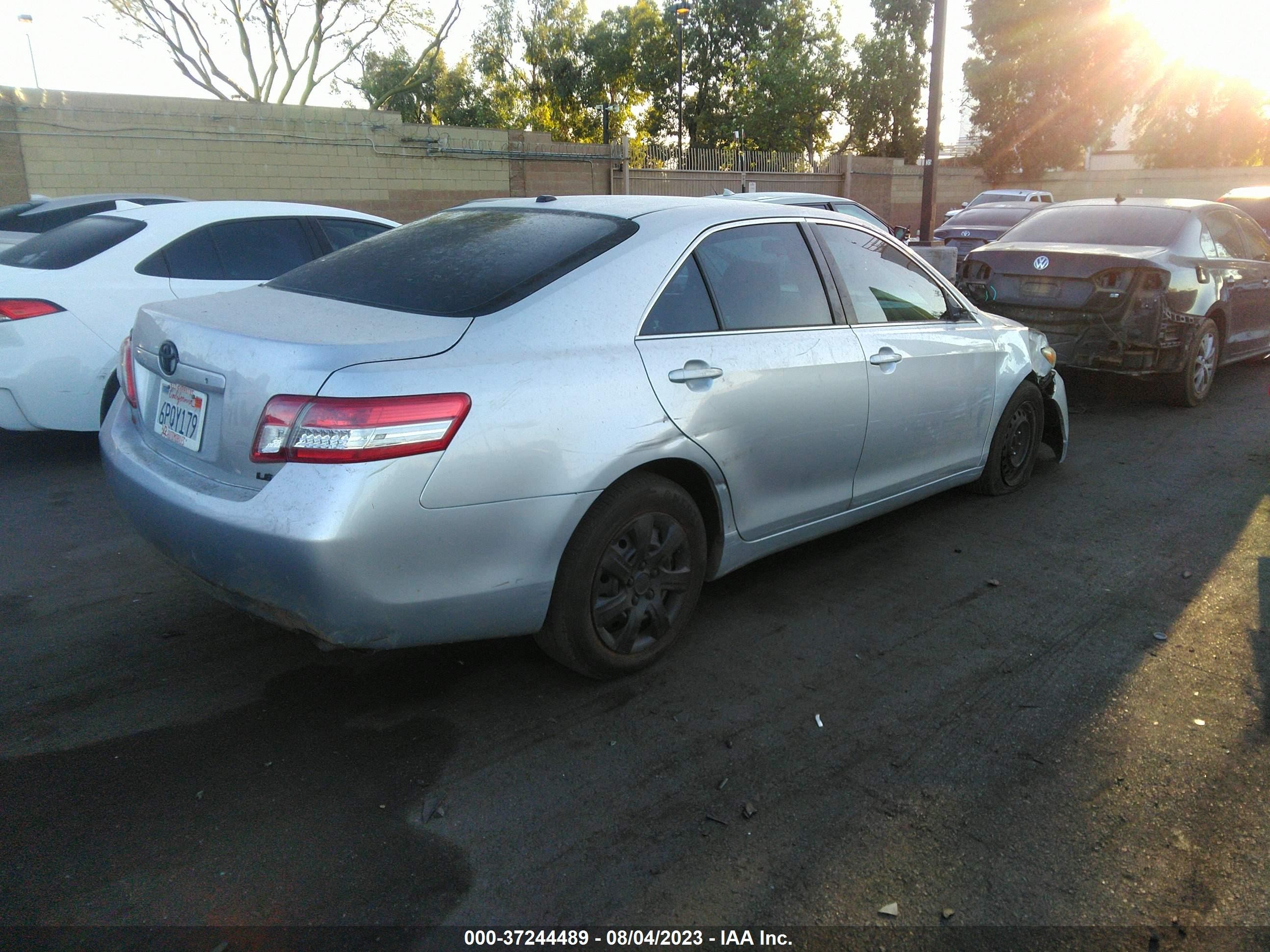 Photo 3 VIN: 4T4BF3EK6BR155586 - TOYOTA CAMRY 