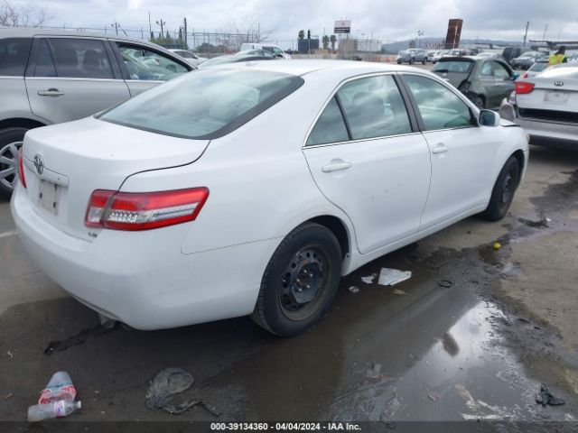 Photo 3 VIN: 4T4BF3EK6BR159735 - TOYOTA CAMRY 