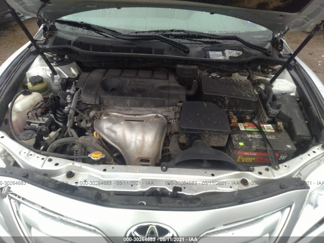 Photo 9 VIN: 4T4BF3EK6BR173179 - TOYOTA CAMRY 