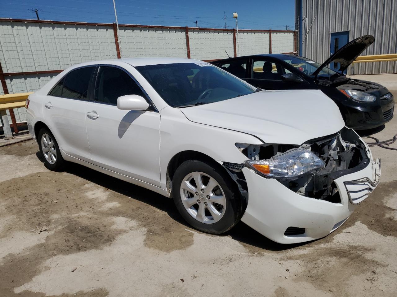 Photo 3 VIN: 4T4BF3EK6BR184585 - TOYOTA CAMRY 