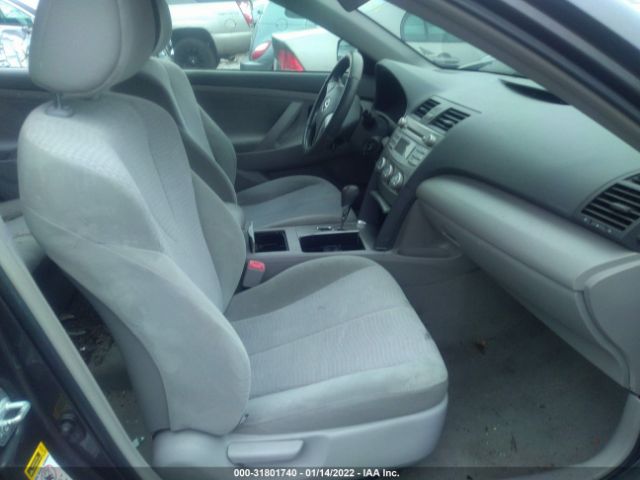 Photo 4 VIN: 4T4BF3EK6BR187034 - TOYOTA CAMRY 