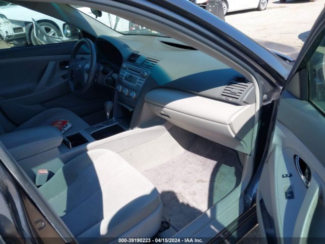 Photo 4 VIN: 4T4BF3EK6BR209713 - TOYOTA CAMRY 