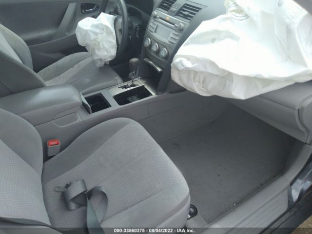 Photo 4 VIN: 4T4BF3EK6BR212949 - TOYOTA CAMRY 