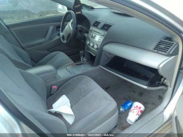 Photo 4 VIN: 4T4BF3EK7AR009941 - TOYOTA CAMRY 