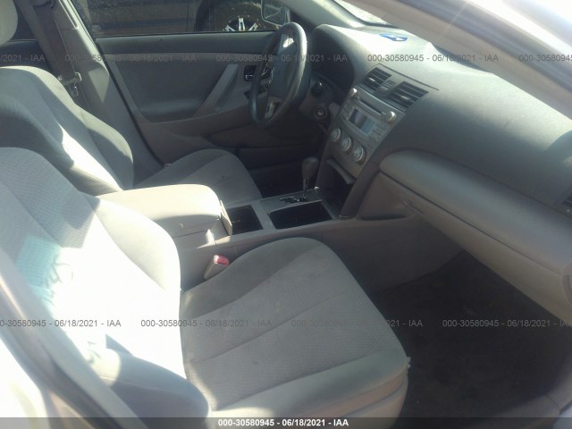 Photo 4 VIN: 4T4BF3EK7AR029123 - TOYOTA CAMRY 