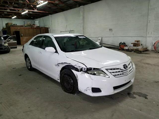 Photo 10 VIN: 4T4BF3EK7AR034628 - TOYOTA CAMRY BASE 