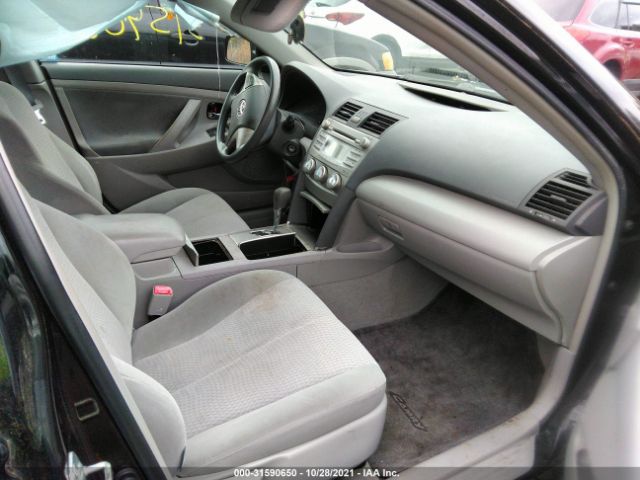 Photo 4 VIN: 4T4BF3EK7BR093826 - TOYOTA CAMRY 