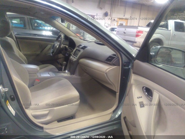 Photo 4 VIN: 4T4BF3EK7BR095219 - TOYOTA CAMRY 