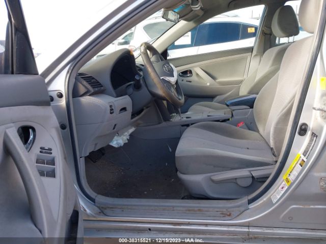 Photo 4 VIN: 4T4BF3EK7BR107076 - TOYOTA CAMRY 