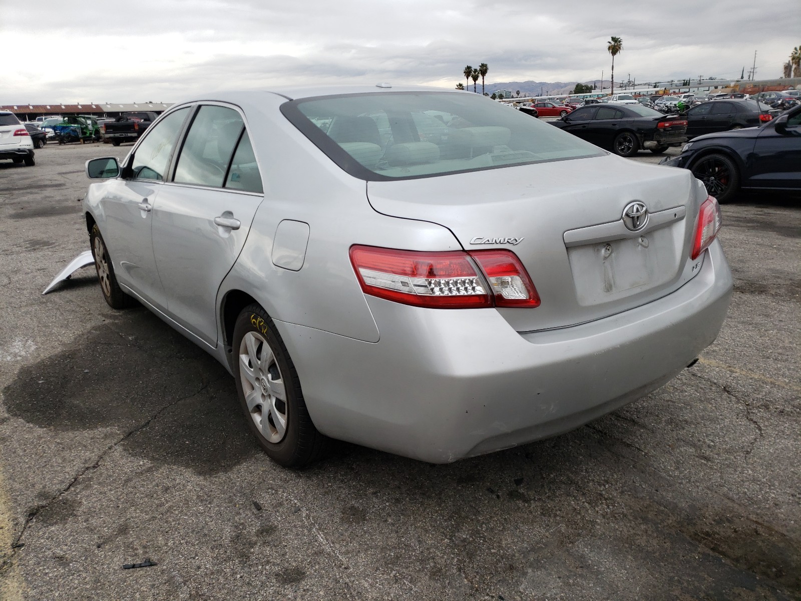 Photo 2 VIN: 4T4BF3EK7BR109037 - TOYOTA CAMRY BASE 