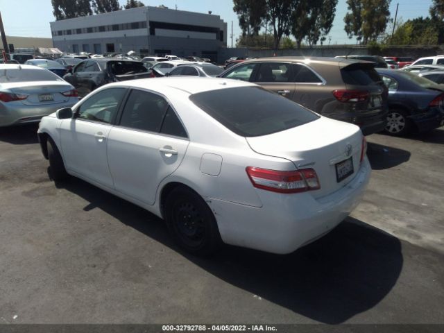 Photo 2 VIN: 4T4BF3EK7BR110205 - TOYOTA CAMRY 