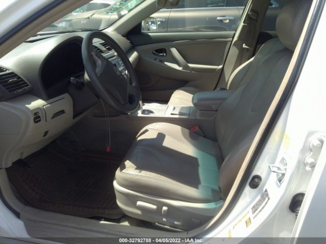 Photo 4 VIN: 4T4BF3EK7BR110205 - TOYOTA CAMRY 