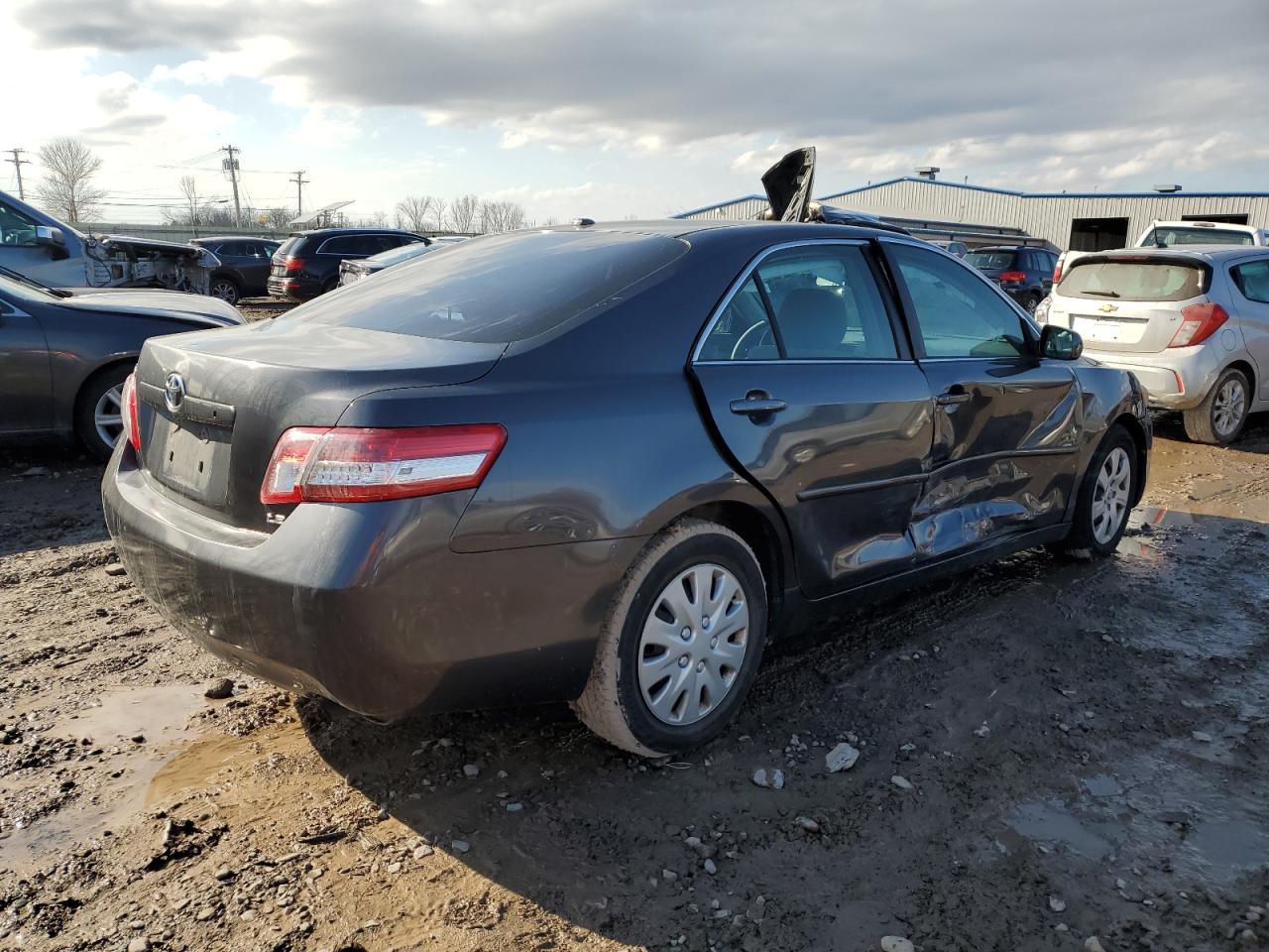 Photo 2 VIN: 4T4BF3EK7BR116165 - TOYOTA CAMRY 