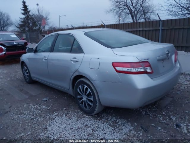 Photo 2 VIN: 4T4BF3EK7BR136934 - TOYOTA CAMRY 