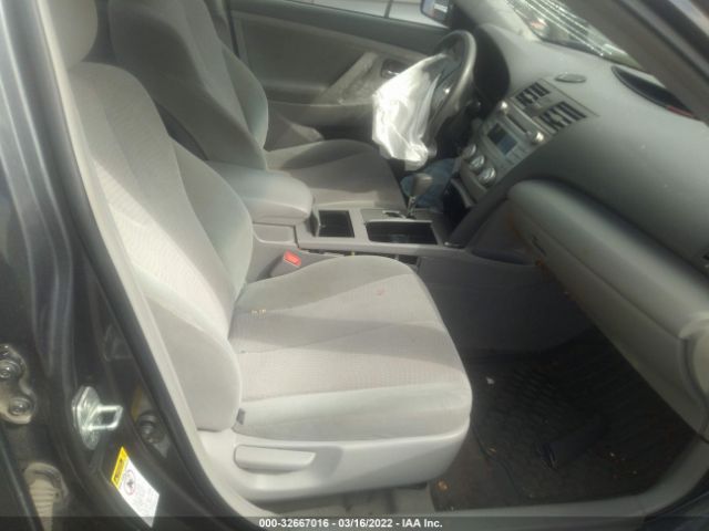 Photo 4 VIN: 4T4BF3EK7BR156343 - TOYOTA CAMRY 