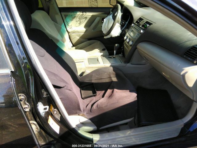 Photo 4 VIN: 4T4BF3EK7BR176642 - TOYOTA CAMRY 