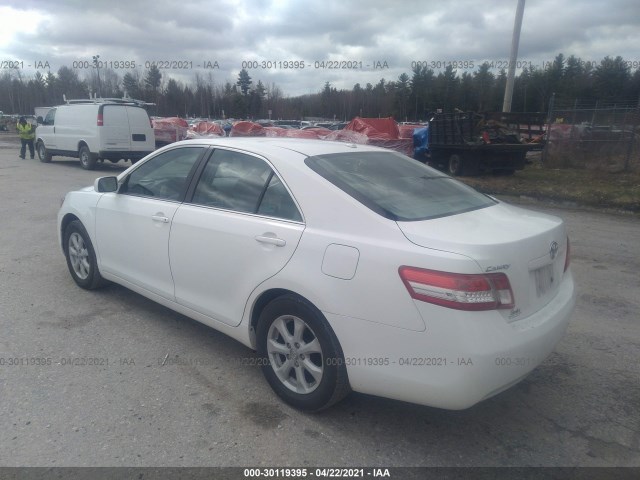 Photo 2 VIN: 4T4BF3EK7BR202947 - TOYOTA CAMRY 