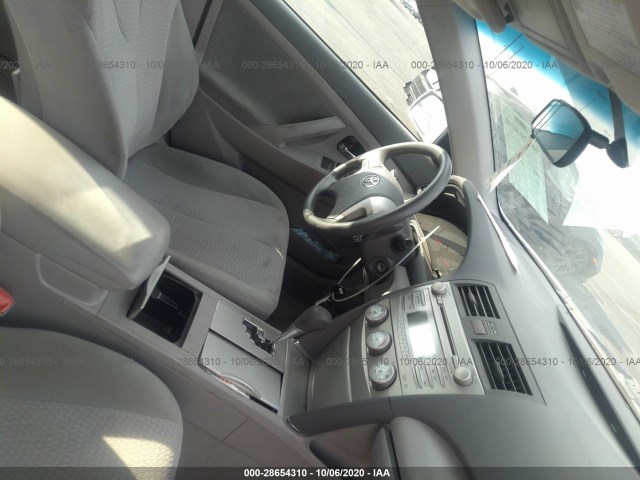 Photo 4 VIN: 4T4BF3EK7BR215780 - TOYOTA CAMRY 