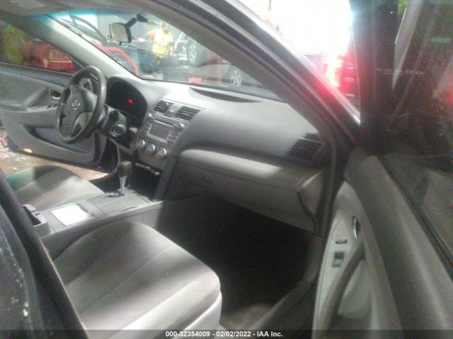 Photo 4 VIN: 4T4BF3EK7BR216363 - TOYOTA CAMRY 