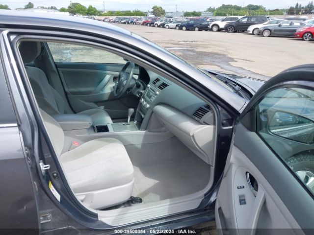 Photo 4 VIN: 4T4BF3EK7BR217142 - TOYOTA CAMRY 