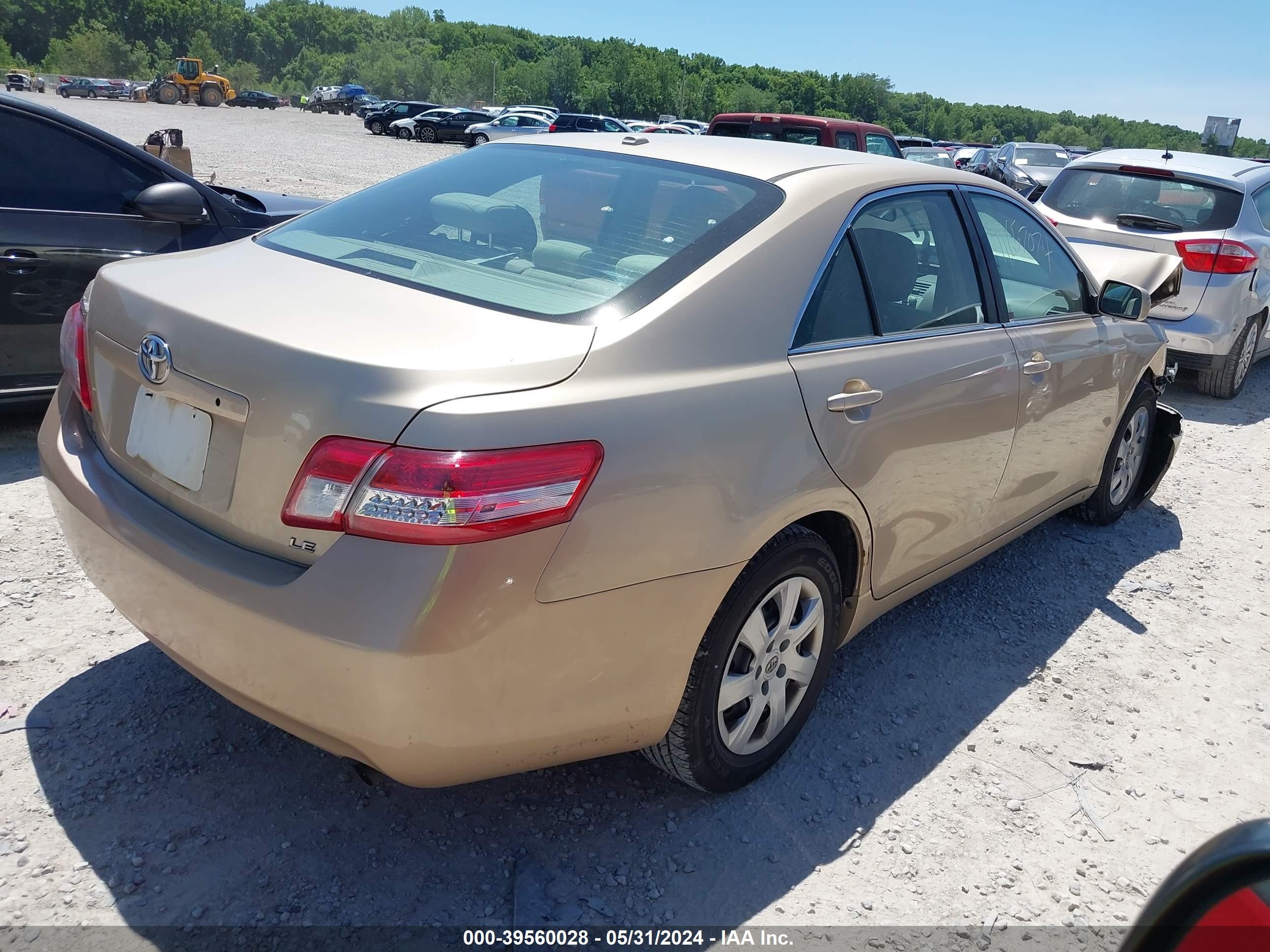 Photo 3 VIN: 4T4BF3EK8AR001475 - TOYOTA CAMRY 